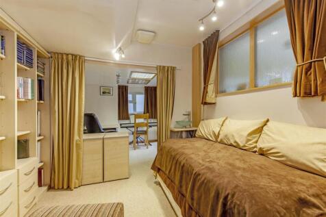 Home office/bedroom