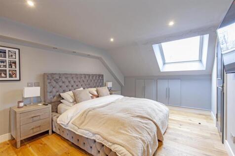 Bedroom 1-1.jpg