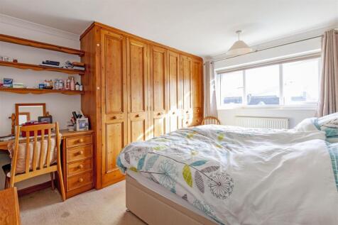 Bedroom 1-1.jpg