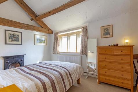 Bedroom 1-1.jpg
