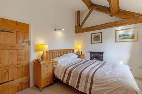 Bedroom 1-2.jpg