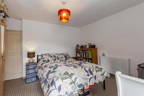 Bedroom 1-1.jpg