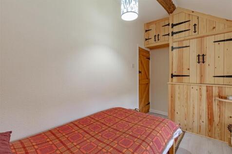 Bedroom 2-2.jpg
