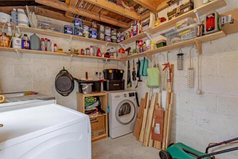 Utility Room-1.jpg