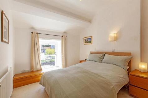 Bedroom 1-1.jpg