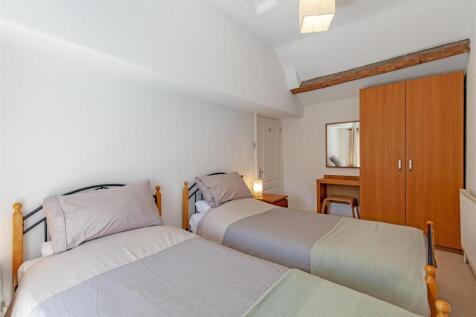 Bedroom 2-2.jpg