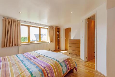 Bedroom 1-3.jpg