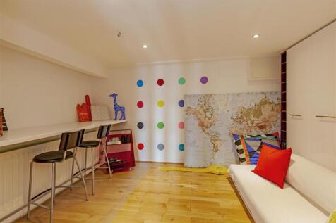 Family Room-1.jpg