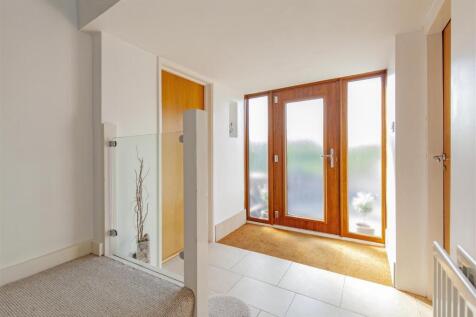 Entrance Hall-2.jpg