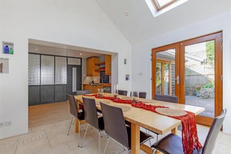 Dining Room-2.jpg