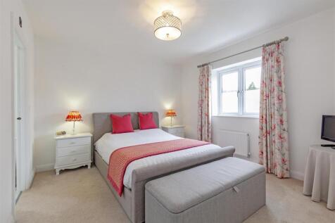 Bedroom 1-1.jpg