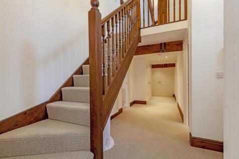 Entrance Hall-1.jpg