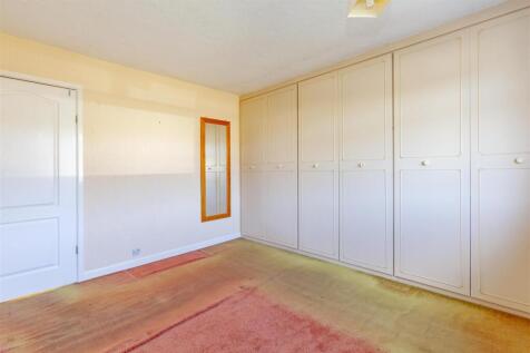 Bedroom 1-2.jpg