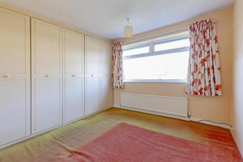 Bedroom 1-1.jpg