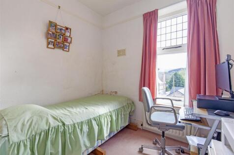 Bedroom 4-1.jpg