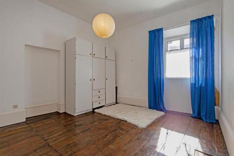 Bedroom 1-2.jpg