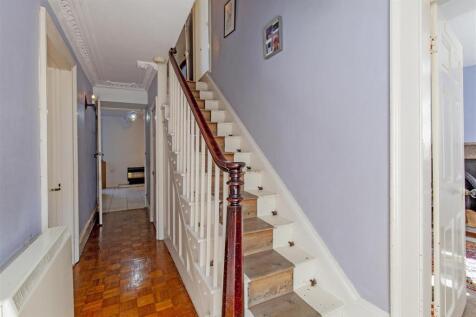 Entrance Hall-1.jpg