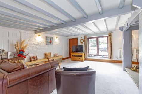 Reception Room-1.jpg