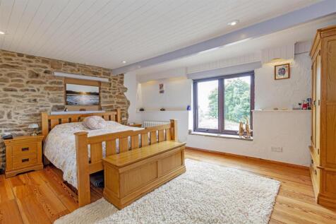 Bedroom 1-1.jpg