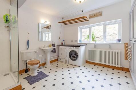 Utility Room-1.jpg