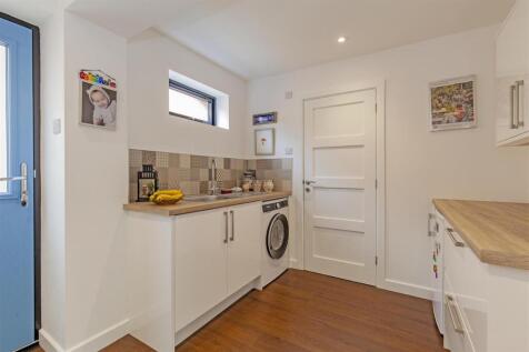 Utility Room-1.jpg