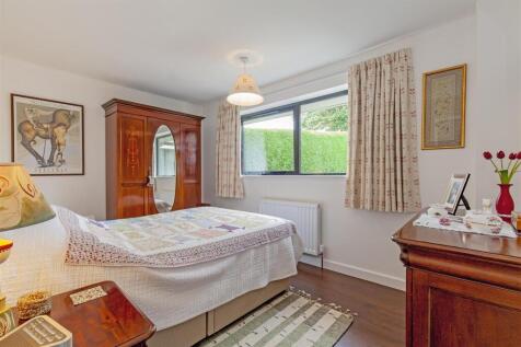 Bedroom 1-1.jpg