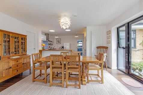 Dining Room-3.jpg