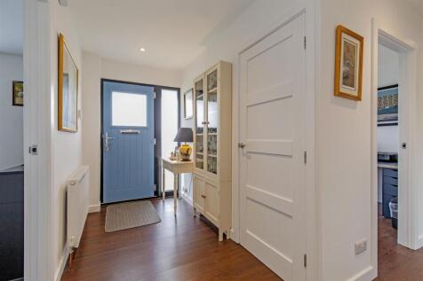 Entrance Hall-1.jpg