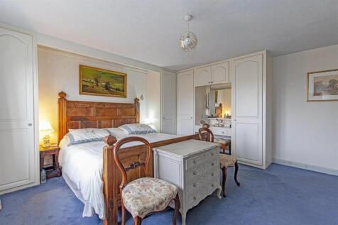 Bedroom 1-2.jpg
