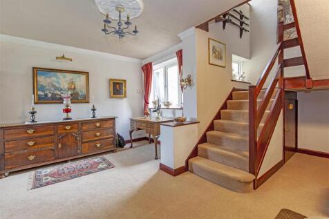 Entrance Hall-1.jpg