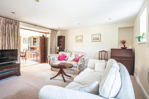Living Room 2copy.jpg