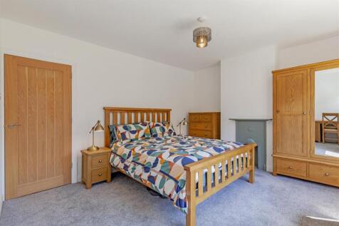 Bedroom 1-3.jpg
