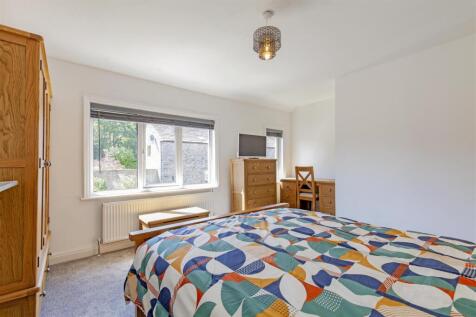 Bedroom 1-4.jpg