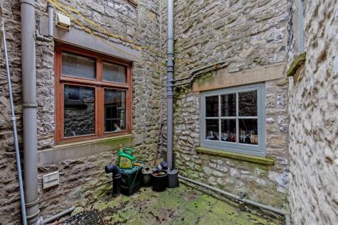 Rear Courtyard-1.jpg