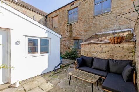 Courtyard-1.jpg