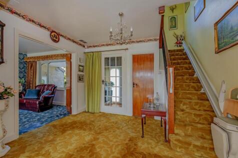 Entrance Hall-2.jpg