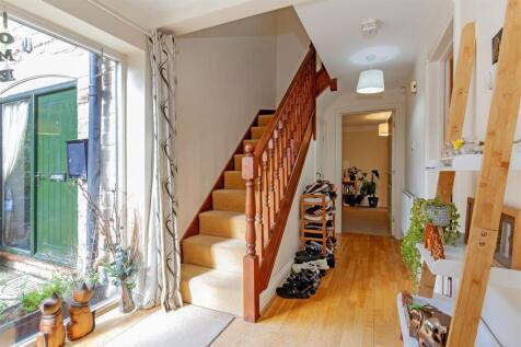 Entrance Hall-1.jpg