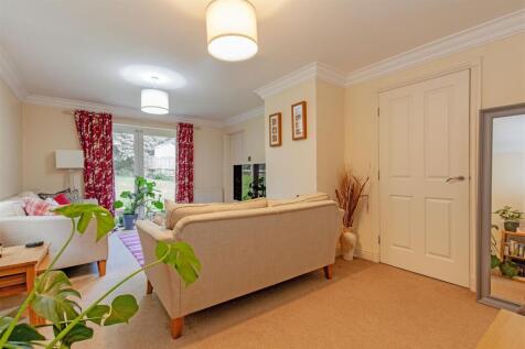 Reception Room-1.jpg