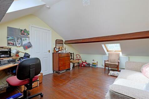 Bedroom 4-2.jpg