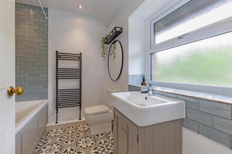 Bathroom-11.jpg