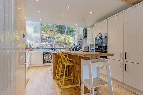 Kitchen-3.jpg
