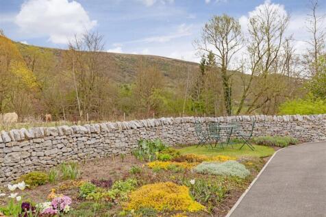 Front External-3.jpg