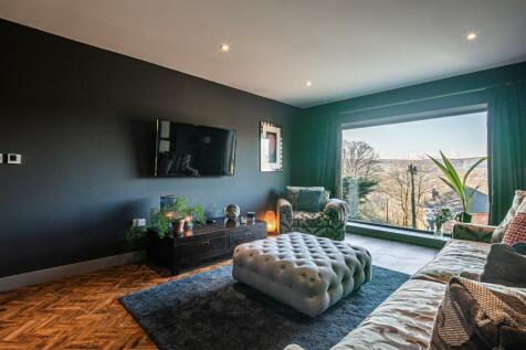 Sitting room alternate angle