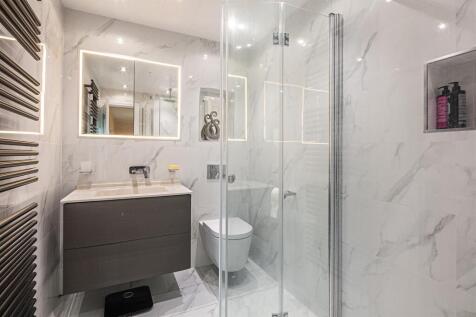 Ensuite to bed one