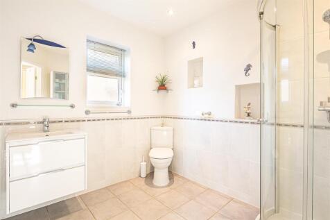 Ensuite to principal