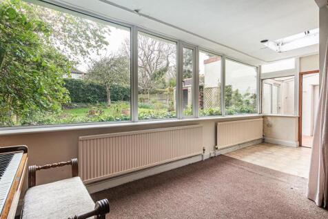 Extended garden room