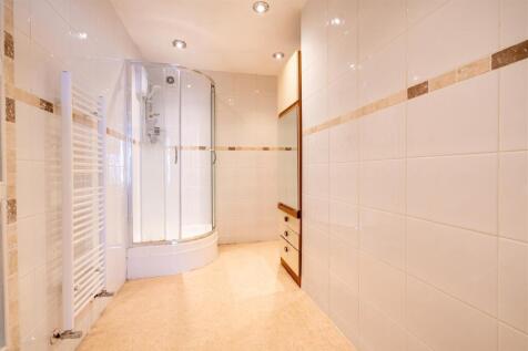 433A Glossop - Shower room