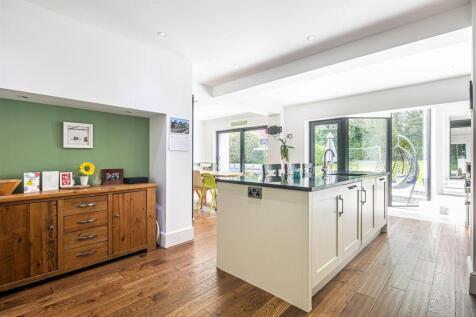 Dining kitchen