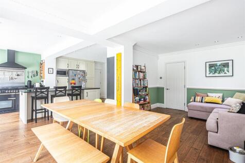Dining kitchen overall