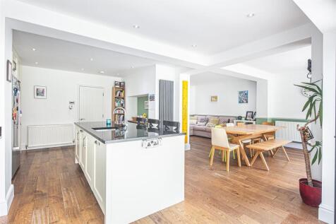 Dining kitchen overall